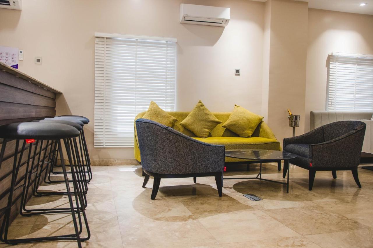 Amber City Hotels Owerri Bagian luar foto